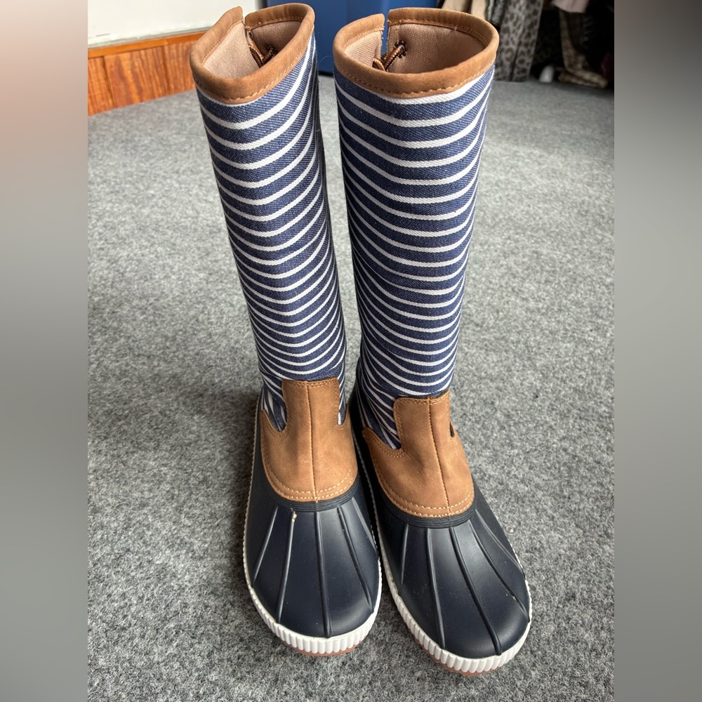 Striped Navy and White Men's Socks